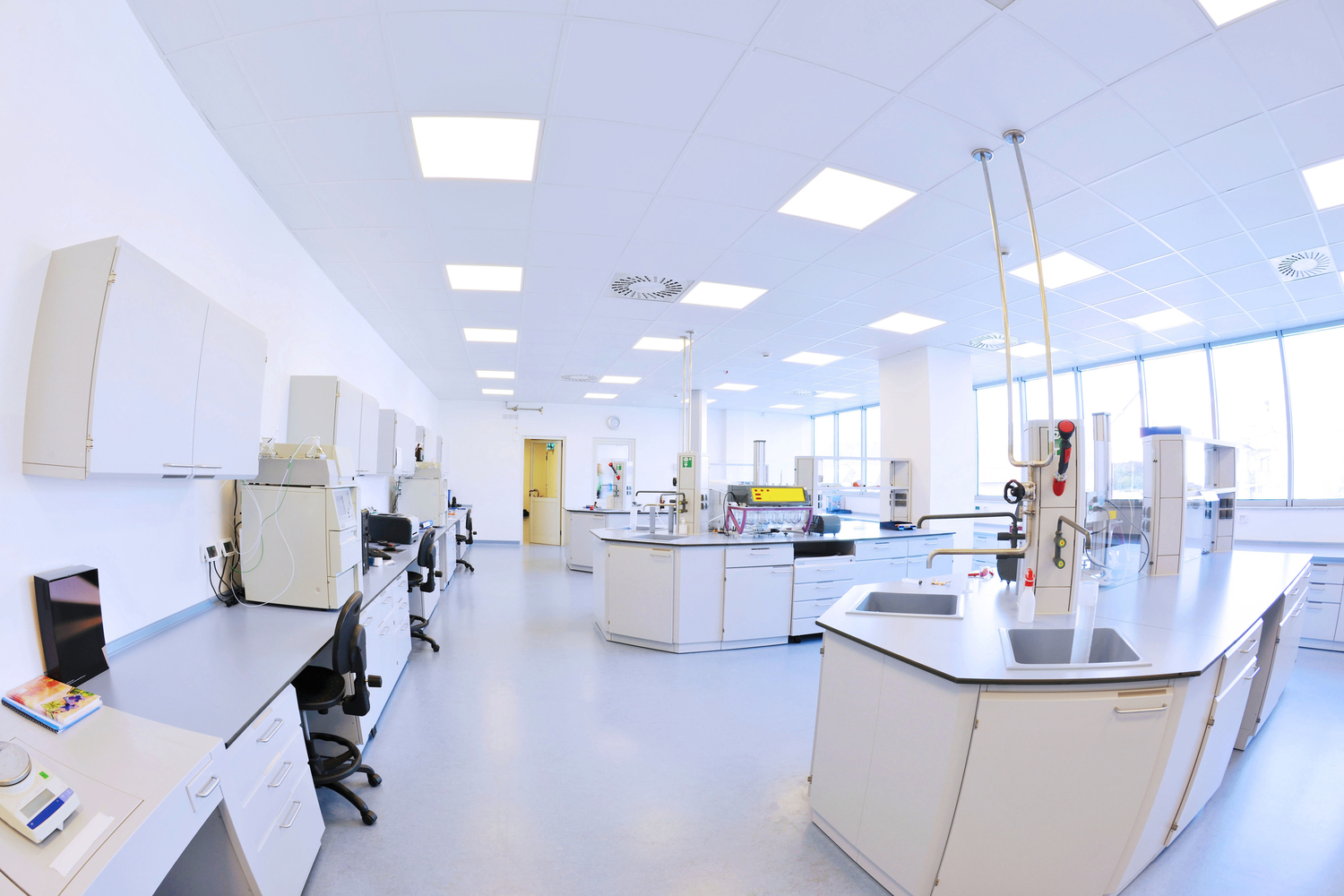 Pavimenti in resina per laboratori chimico-farmaceutici