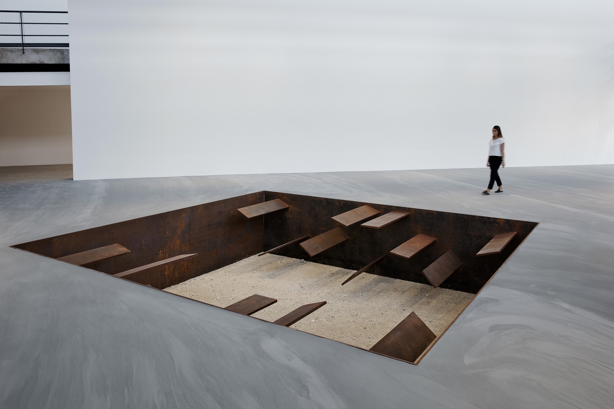 Pavimenti in resina minimal. Progetto: Gagosian Gallery Le Bourget (Francia)