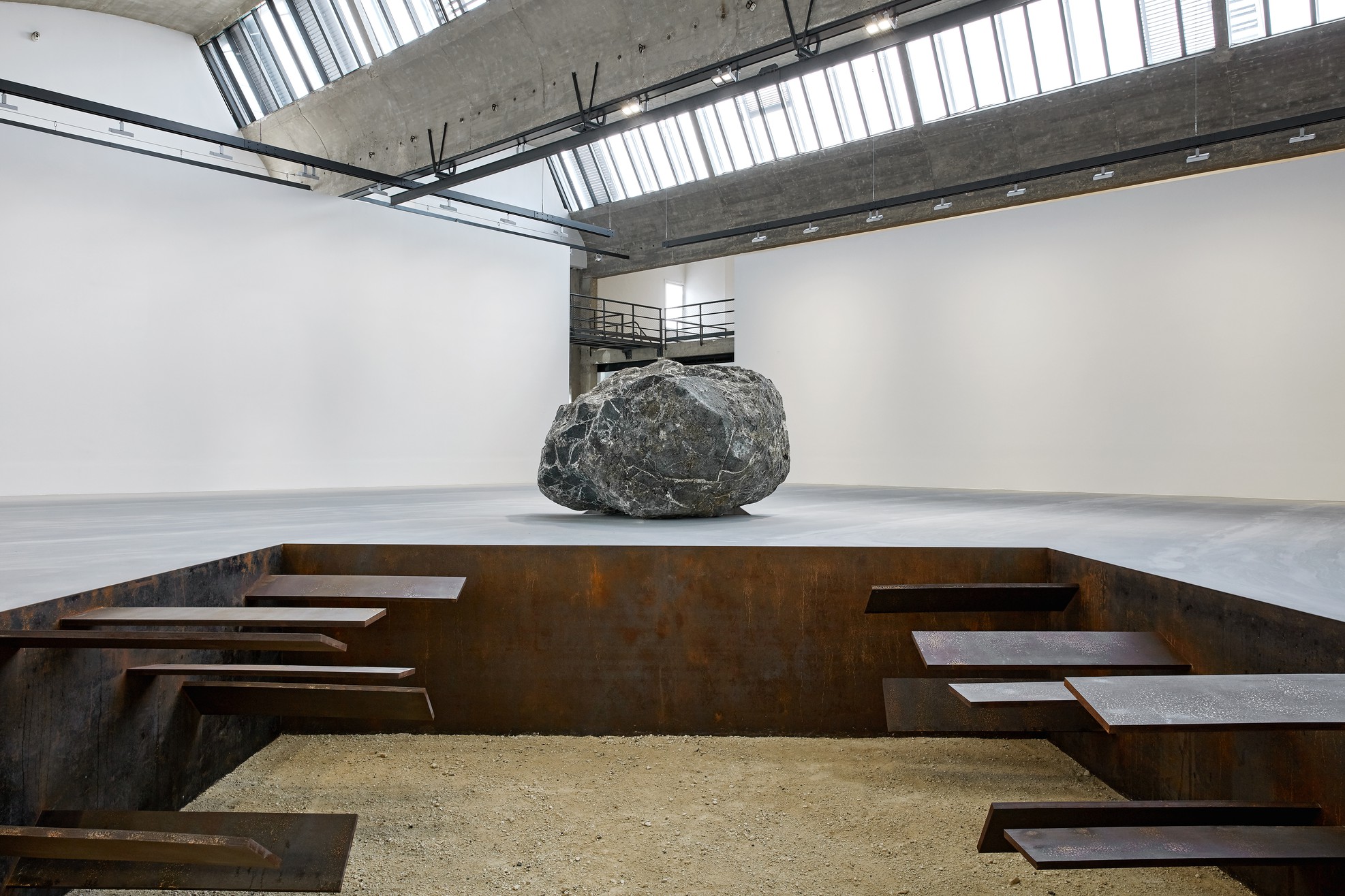 Pavimenti in resina minimal. Progetto: Gagosian Gallery Le Bourget (Francia)