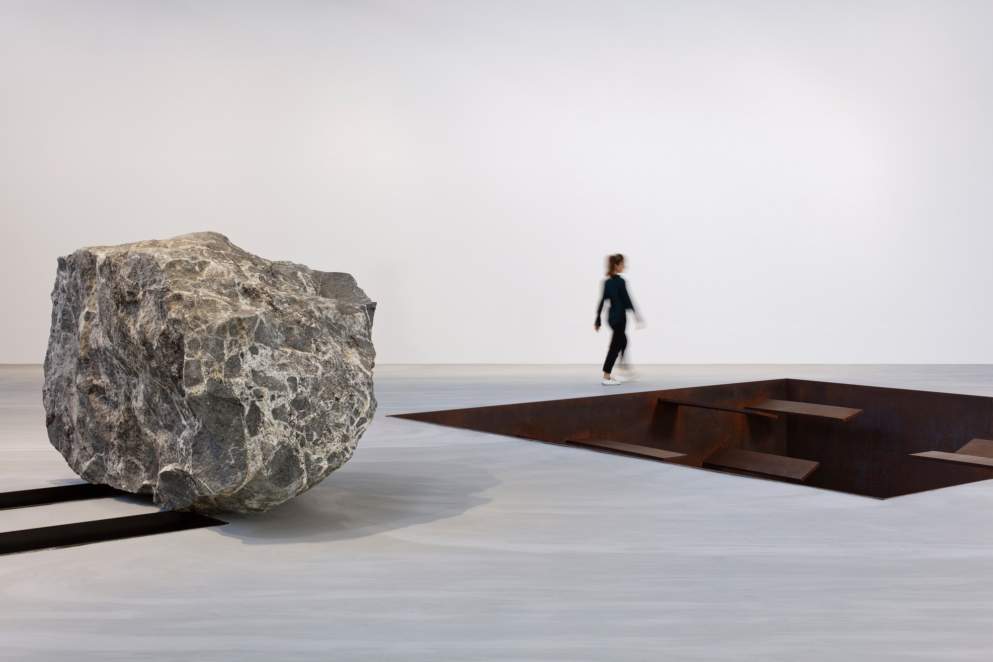 Pavimenti in resina minimal. Progetto: Gagosian Gallery Le Bourget (Francia)