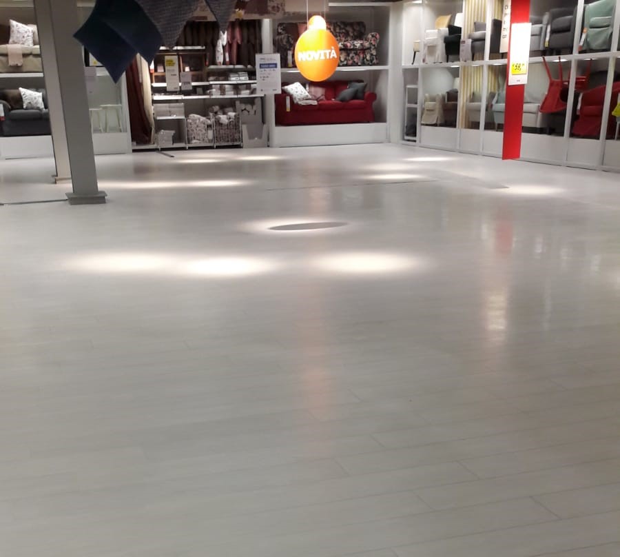 Pavimenti in PVC DI SQUARE per retail