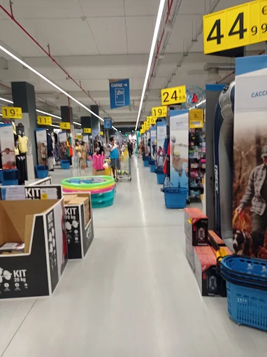 Prima Pavimenti in resina customizzati per Decathlon Laurentina