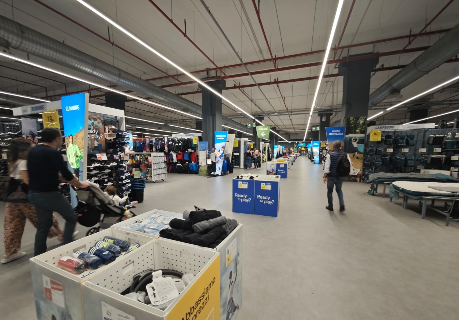 Decathlon: Floor renovation in the Fiumicino, Porta di Roma, Udine and Segrate stores