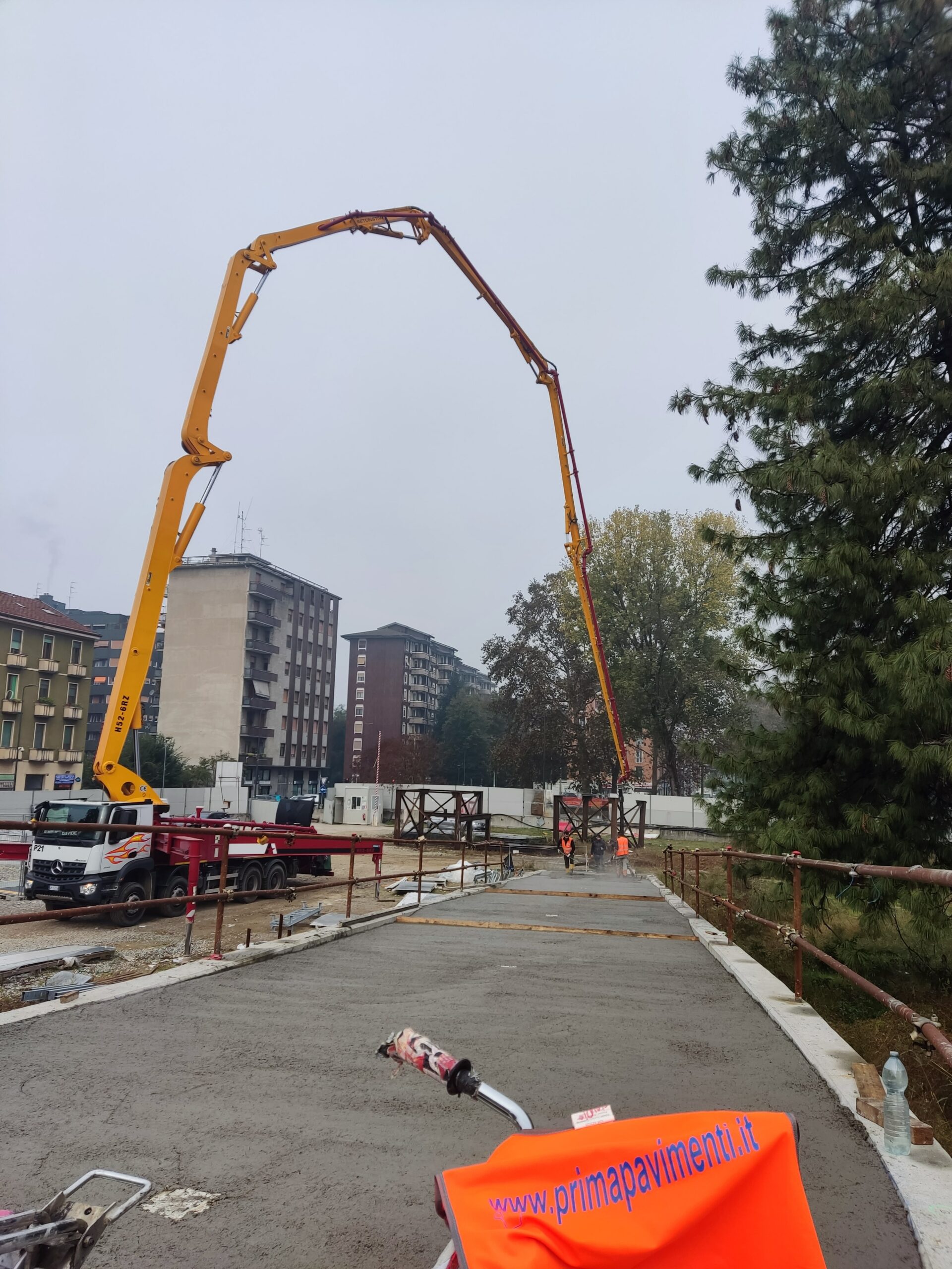 M4 San Cristoforo - Bike and pedestrian walkway