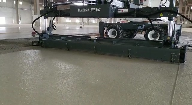 Pavimenti industriali realizzati con laser screed. Alta planarità e tecnologia per logistica e magazzini