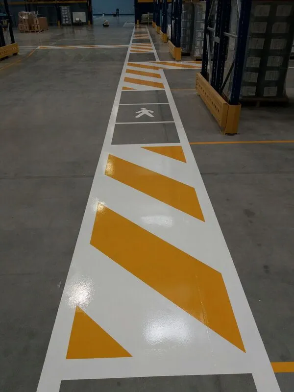 Fast_Line_System_segnaletica UV logistica Ikea