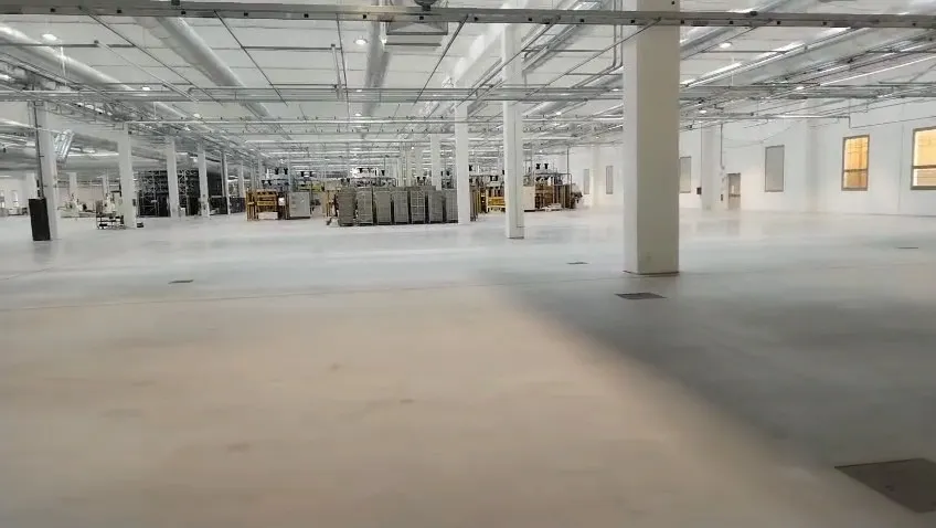 Pavimenti in resina per industria trasformazione materie prime plastiche Mazzucchelli - Castiglione Olona