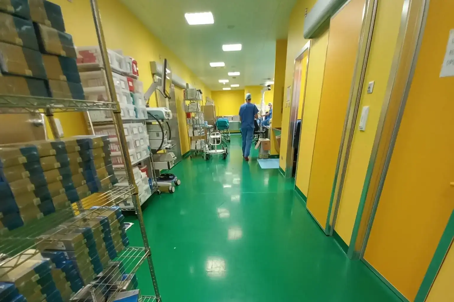 Pavimenti in resina per deposito farmaci e magazzini ospedalieri