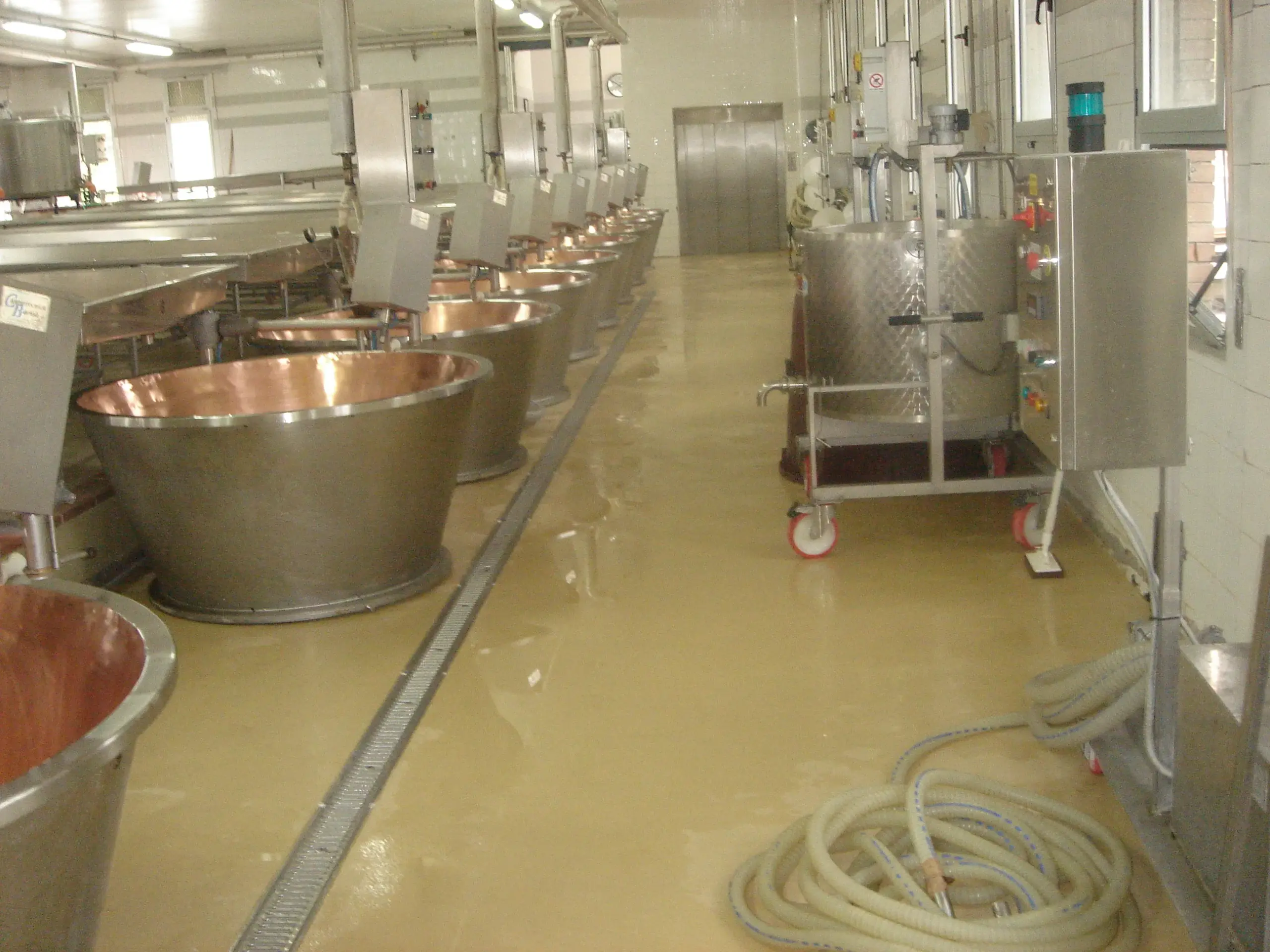Pavimento in resina HACCP per caseificio