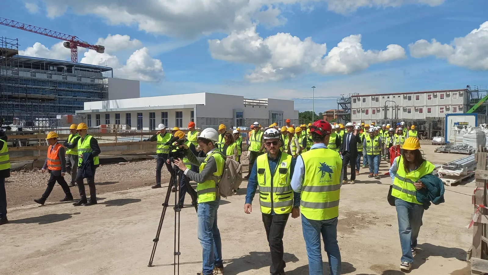 Prima pavimentazioni industriali per il nuovo Ospedale Santa Chiara a Cisanello Pisa