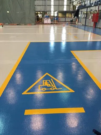 Segnaletica orizzontale in resina Leonardo Hangar