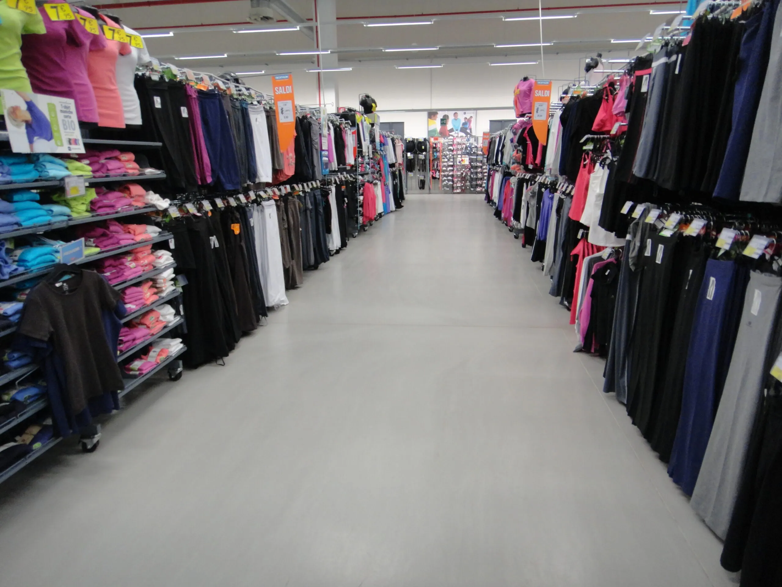 Decathlon Italia Pavimenti in Ultratop personalizzati