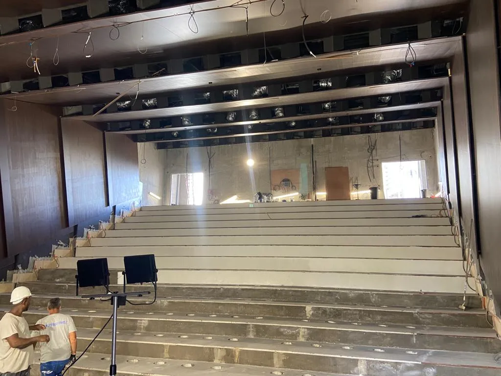 Gradinate in resina anfiteatro Nuovo ospedale CHU in Guadalupa