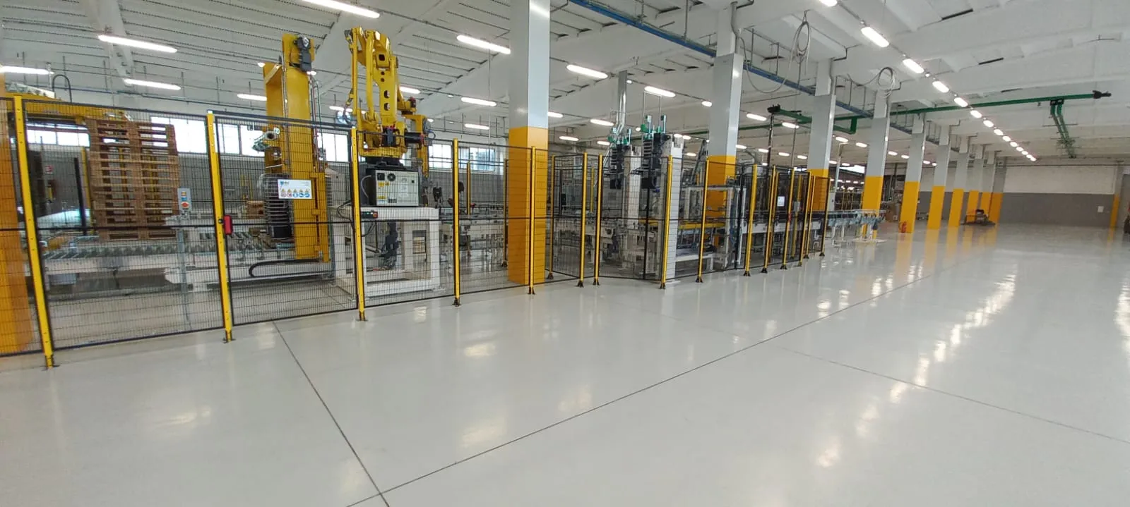 Pavimenti in resina e segnaletica industria imballaggi metallici