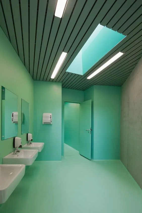 Pavimento in resina bagno ufficio e centro commerciale