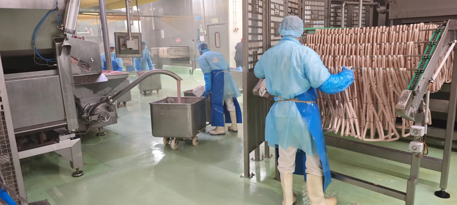 Salumificio Scarlino- Sistema di pavimentazione in cemento poliuretanico, autolivellante, sabbia di quarzo, resina