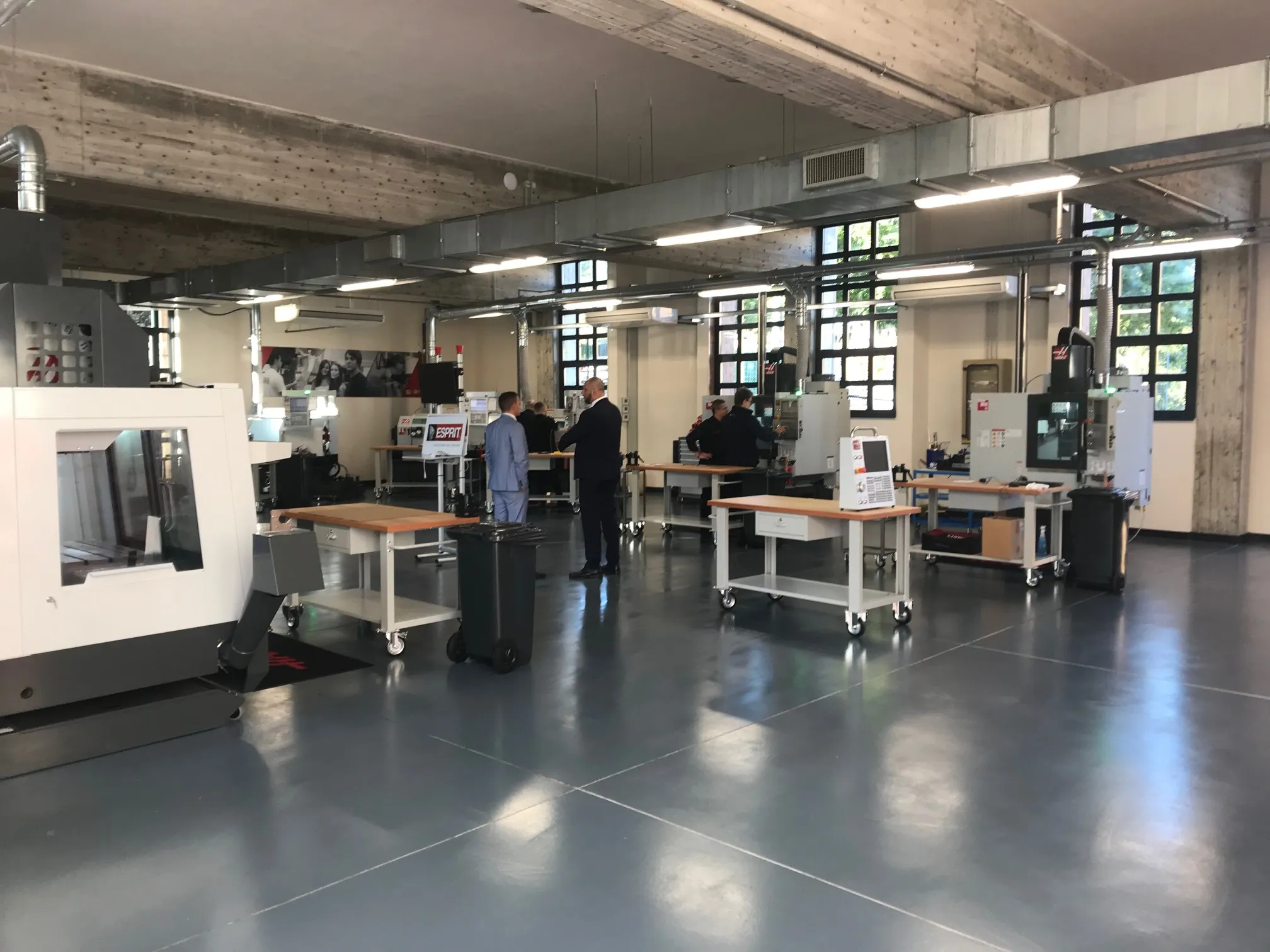 Officina Didattica-Pavimenti in resina multistrato Mapei System 32