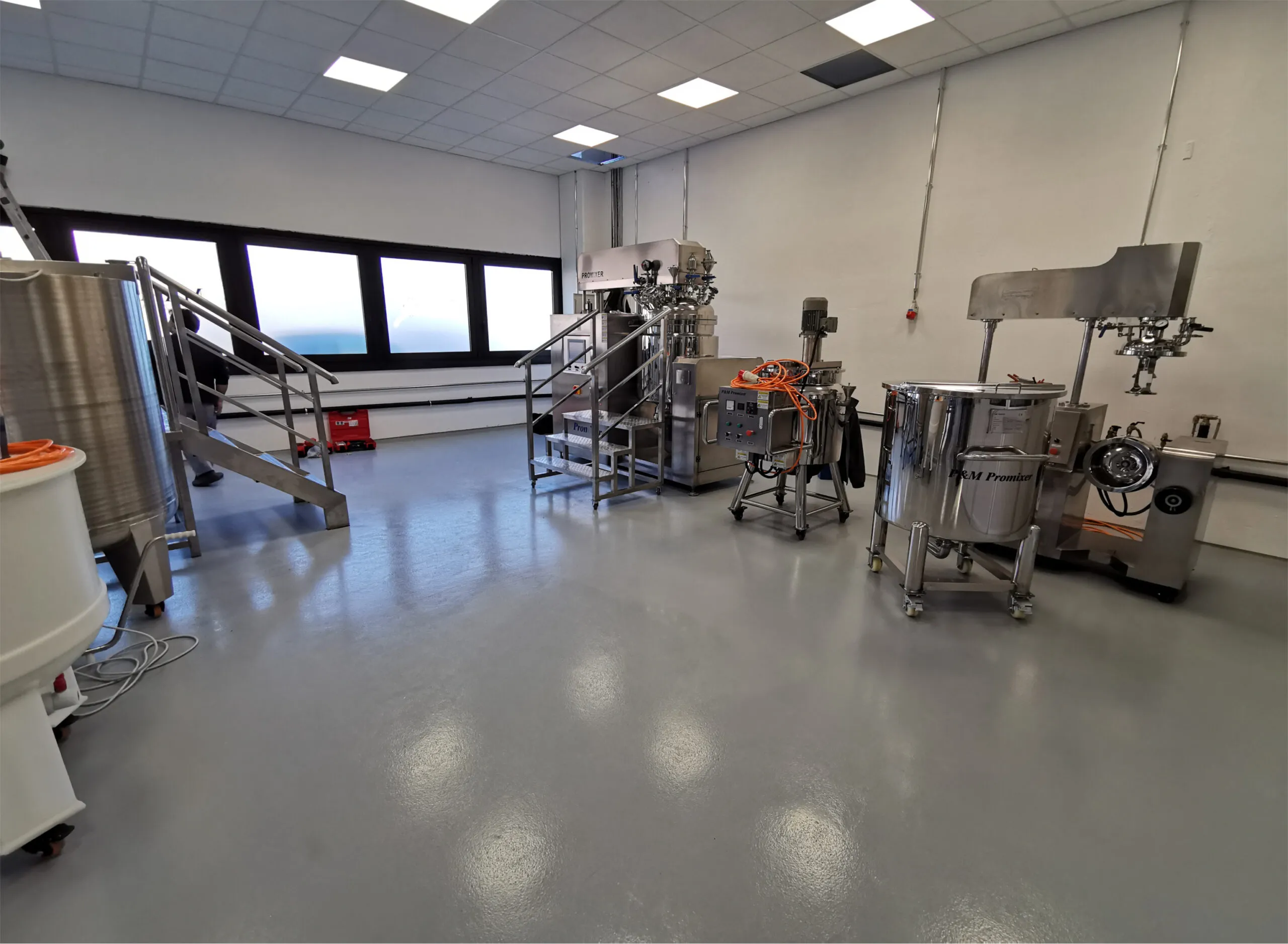 Pavimenti in resina per lab cosmetico Mavex Svizzera