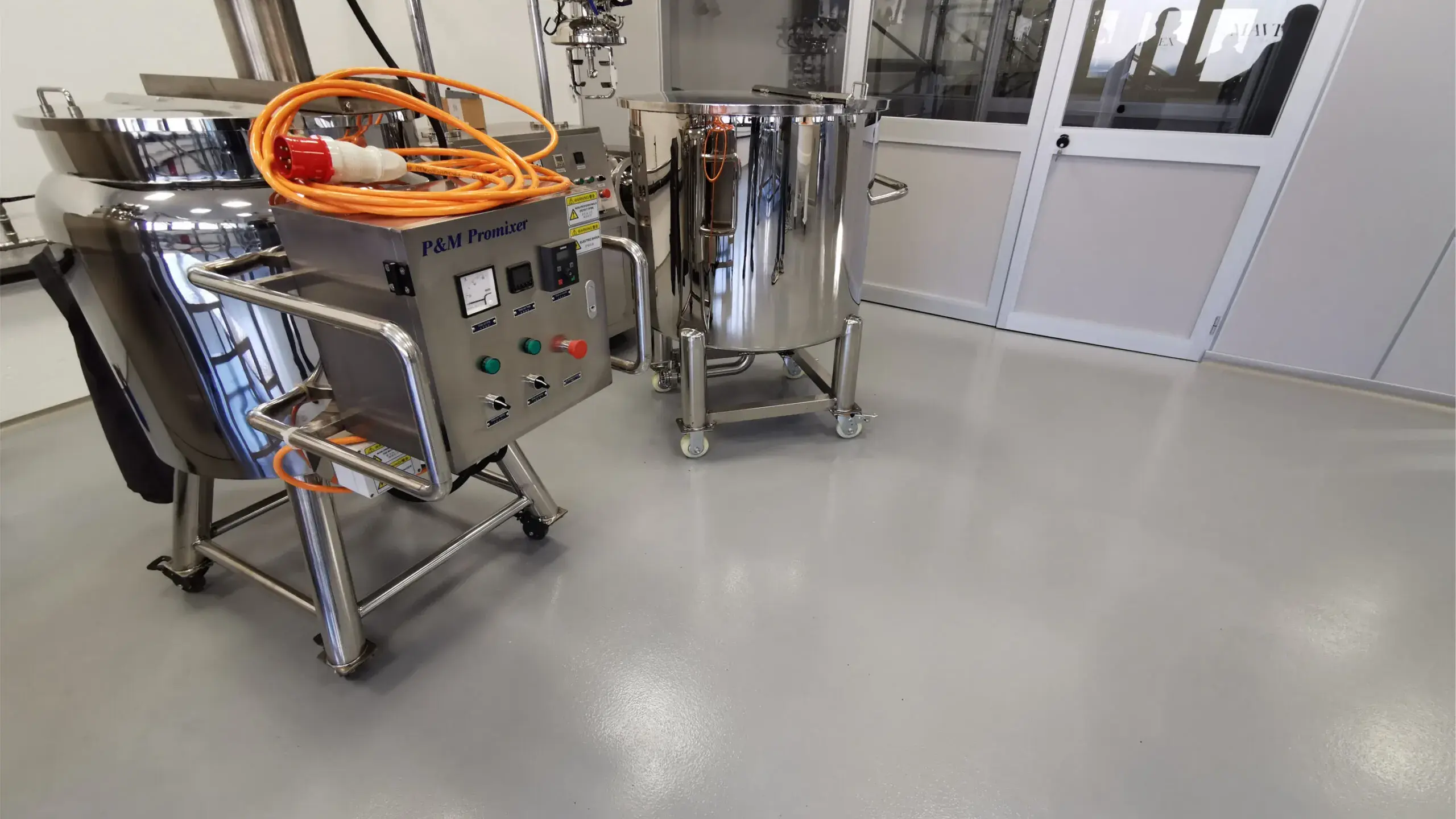 Pavimenti in resina per lab cosmetico Mavex Svizzera